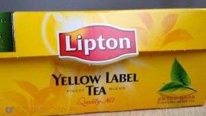 Lipton dodaje do herbaty ekspresowej sok z herbaty. Bogaty aromat z herbacianą esencją: powód do dumy czy wstydliwy patent?