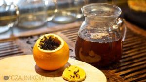 Jak zrobić w domu pomarańczową herbatę. Przepis na herbatę w pomarańczy