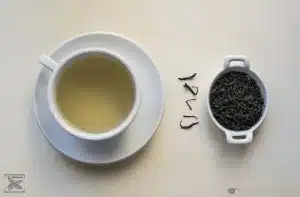 Huang Da Cha liście herbaty i napar przygotowany według sklepowych zaleceń