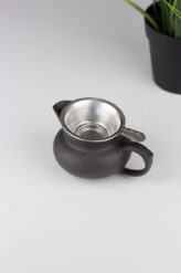 Yixing Przelewaczka do herbaty YANG – elegancka fair cup z sitkiem do Gong Fu Cha