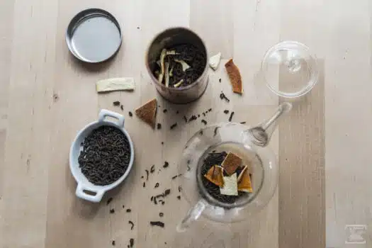Jak dodać herbacie smaku? Aromatyzowane skórką pomarańczową