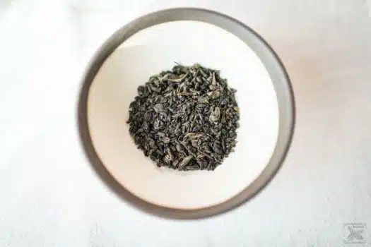Czarna herbata Gunpowder black, liście