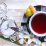 Herbata bezkofeinowa. Herbata bez teiny. Dekofeinizacja herbaty - jak to się robi?