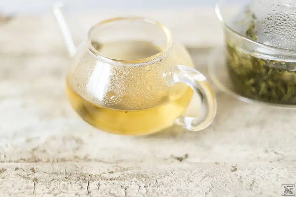 Czym jest cierpliwa herbata? Misty Green - zielona herbata: kolor naparu