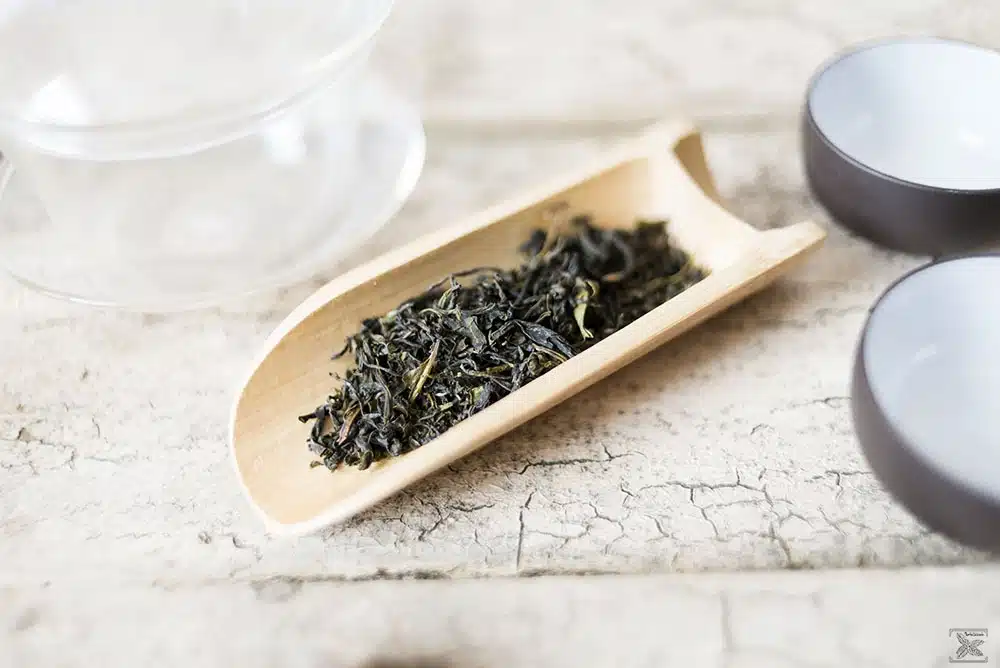 Czym jest cierpliwa herbata? Misty Green - zielona herbata: susz