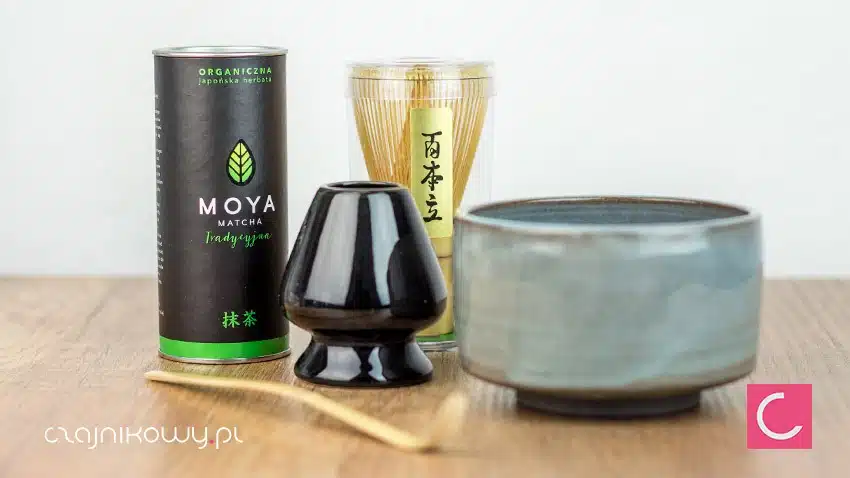 Zestaw do herbaty: matcha, matchawan, chasen, chashaku, stojak