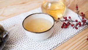 Biała wędzona herbata Pai mu tan Lapsang Fuding, parzenie