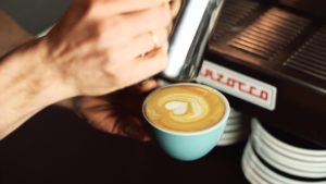 Latte art - wzory krok po kroku: serce