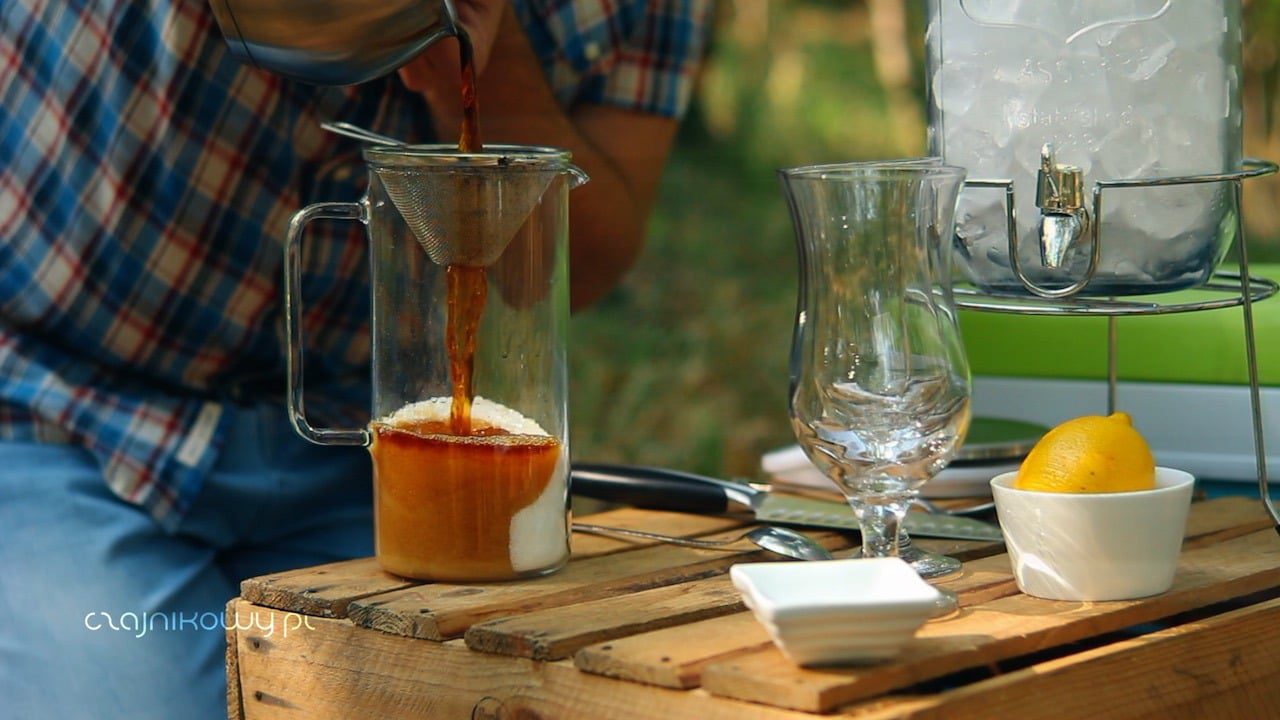 Przepis na oryginalną Sweet Ice Tea z Texasu - dużo cukru