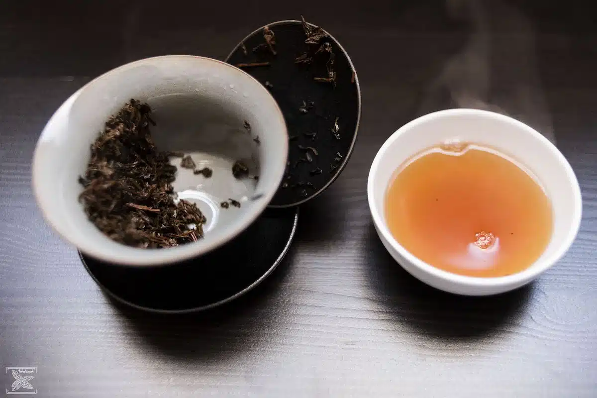 Herbata Vietnam Golden Tippy organiczna: pierwsze parzenie