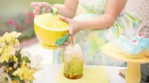 Przepis na orzeźwiającą lemoniadę na bazie herbaty bitter lemonade