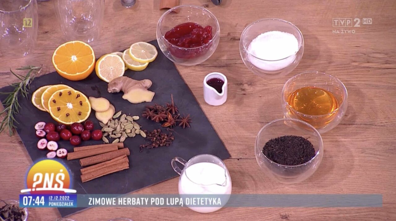 Kalorie w świątecznej herbacie / kadr z programu Pytanie na Śniadanie, TVP2