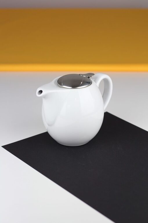 Czajnik do herbaty biały z sitkiem Sara 900ml