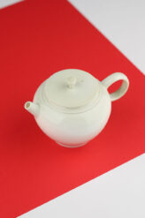 Porcelain teapot Minho 150 ml – elegancki czajnik porcelanowy ze szkliwem popiołu roślinnego