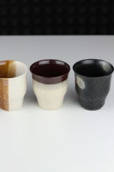 Zestaw japońskich czarek Yahiko 5x 250ml – porcelana, reaktywna glazura i harmonijna różnorodność