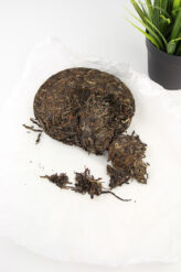 Herbata Pu-Erh Mengku 2018 Stare Drzewa 20g – porcja z talerza, głęboki smak Yunnan